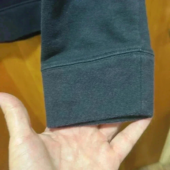 Untuckit Pullover Size Large - Picture 5 of 8